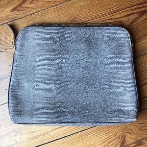 India Hicks “insider”